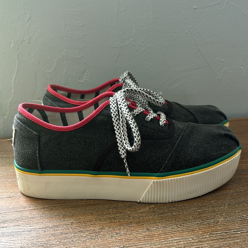 TOMS Cordones Boardwalk Black and Primary Color Platform Lace Tie Shoes Size 8.5 - Picture 4 of 17